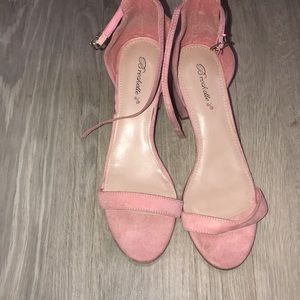 Adorable Penelope pink 2 inch heels size 10